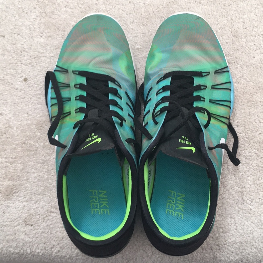 Nike free tr 6